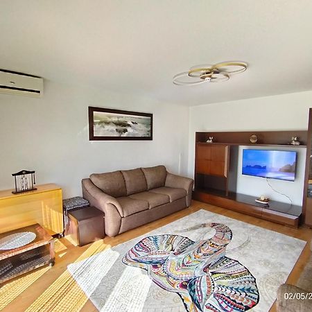 Arka Apartment Craiova Kültér fotó