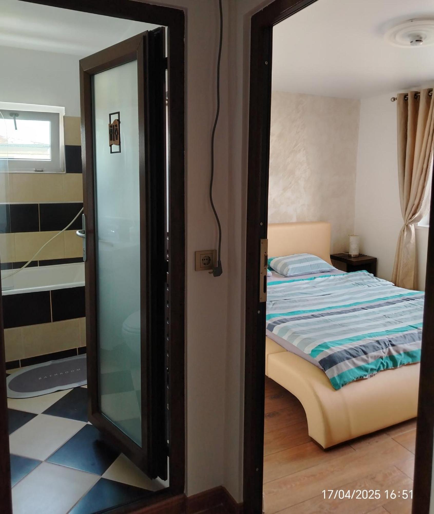 Arka Apartment Craiova Kültér fotó